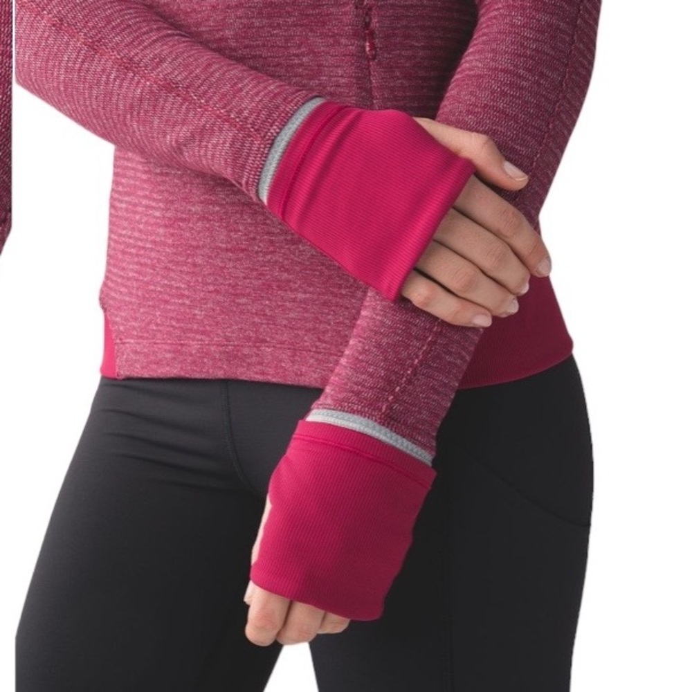 Lululemon Runderful Half Zip in Berry Rumble - Picture 5 of 12